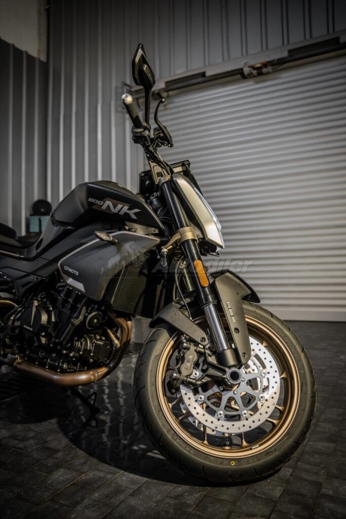 CFMOTO 800NK